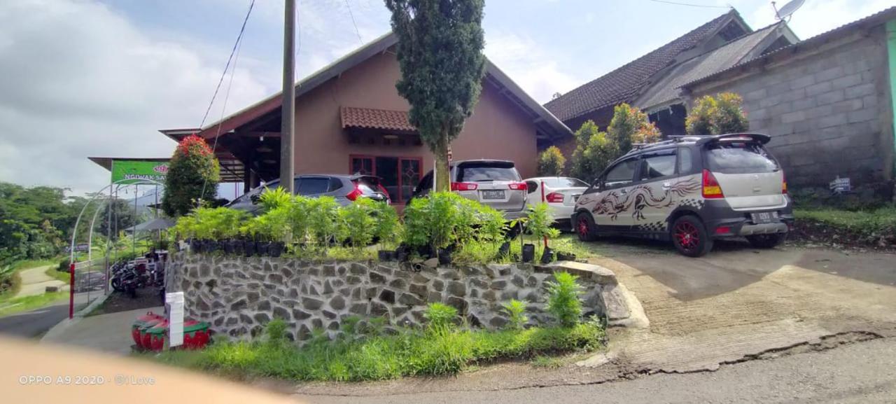 Suwon Homestay Mojokerto Exterior photo